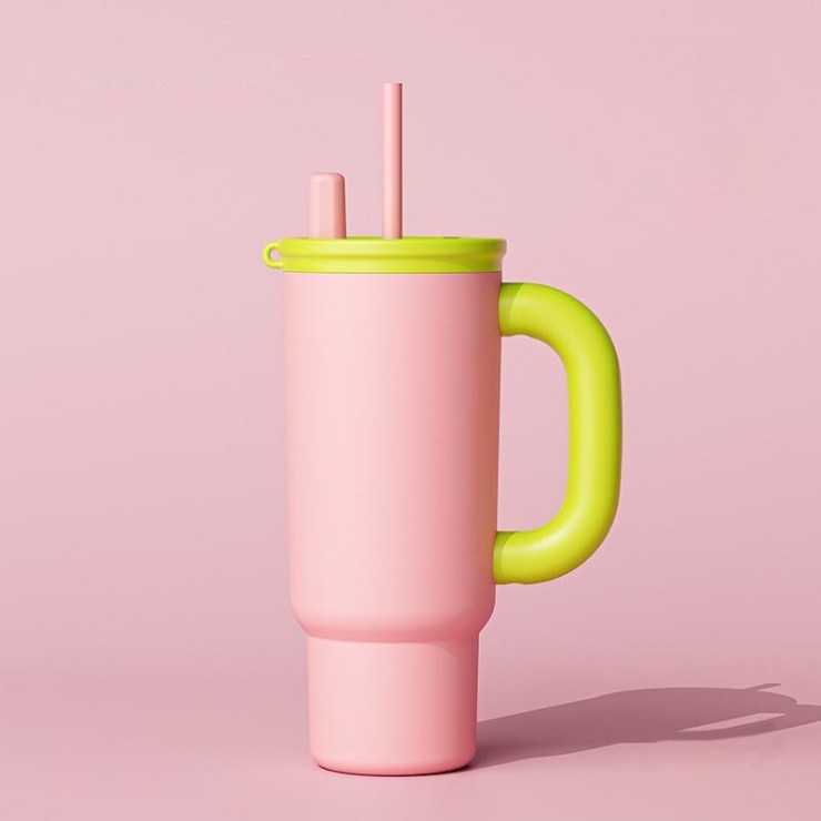 Contrast color large capacity ice bottle