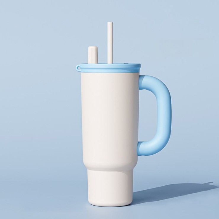 Contrast color large capacity ice bottle