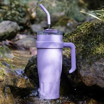 High-quality modern large-capacity ice bottle