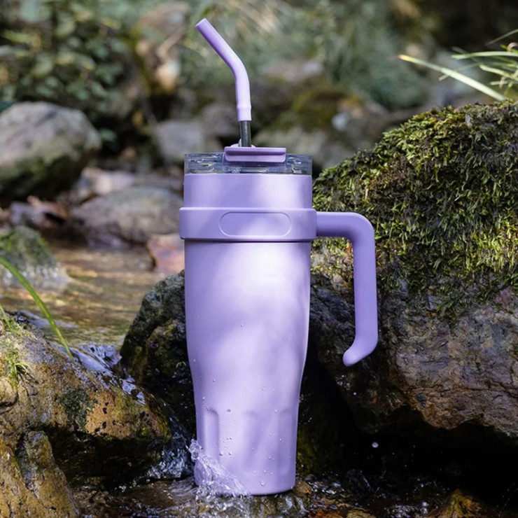 High-quality modern large-capacity ice bottle
