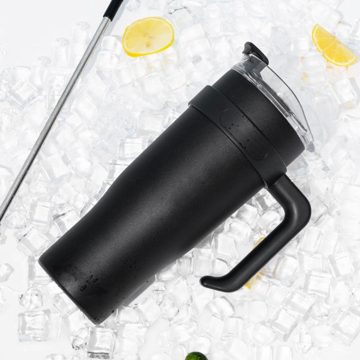 Simple insulated stainless steel ice bottle