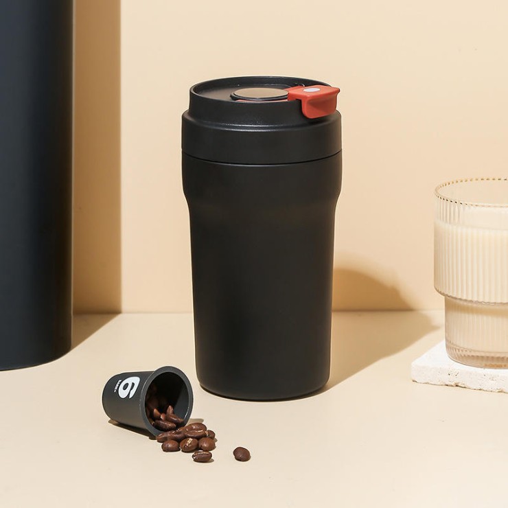Smart temperature display ceramic liner coffee cup