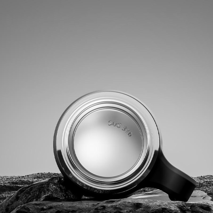 Household leak-proof coffee cup with handle
