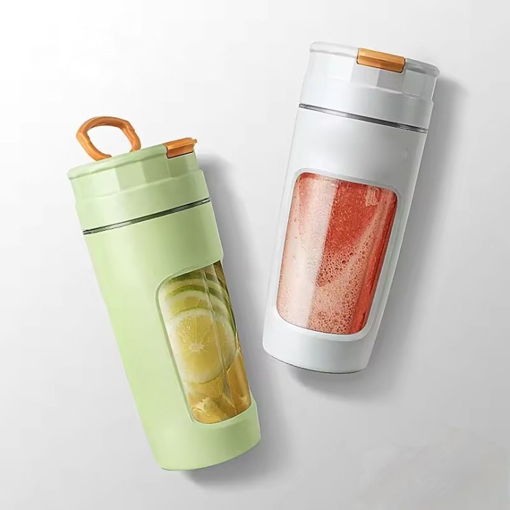 Portable mini rechargeable juicer