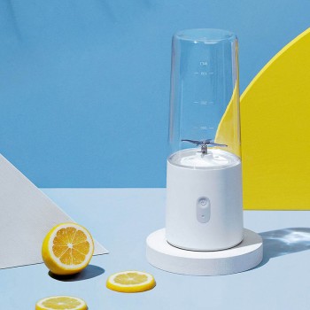 High-quality portable electric fruit juicer