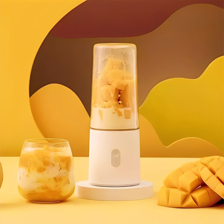 High-quality portable electric fruit juicer