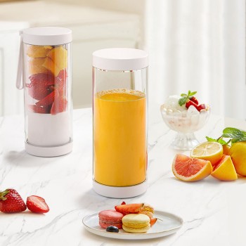 Rechargeable simple portable electric juicer