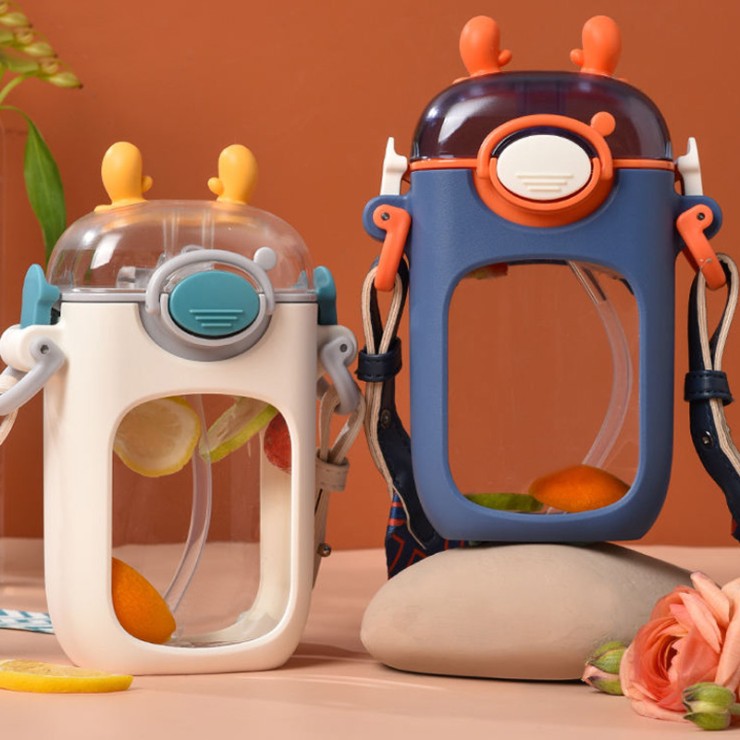 Cartoon portable anti-fall straw water cup