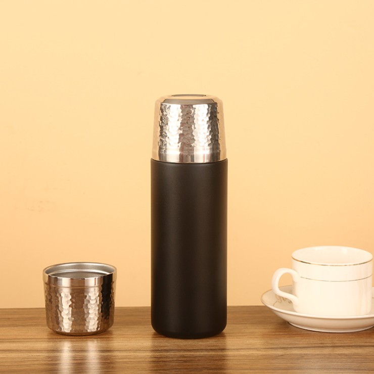 Insulated stainless steel vacuum flask