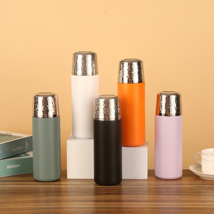 Insulated stainless steel vacuum flask