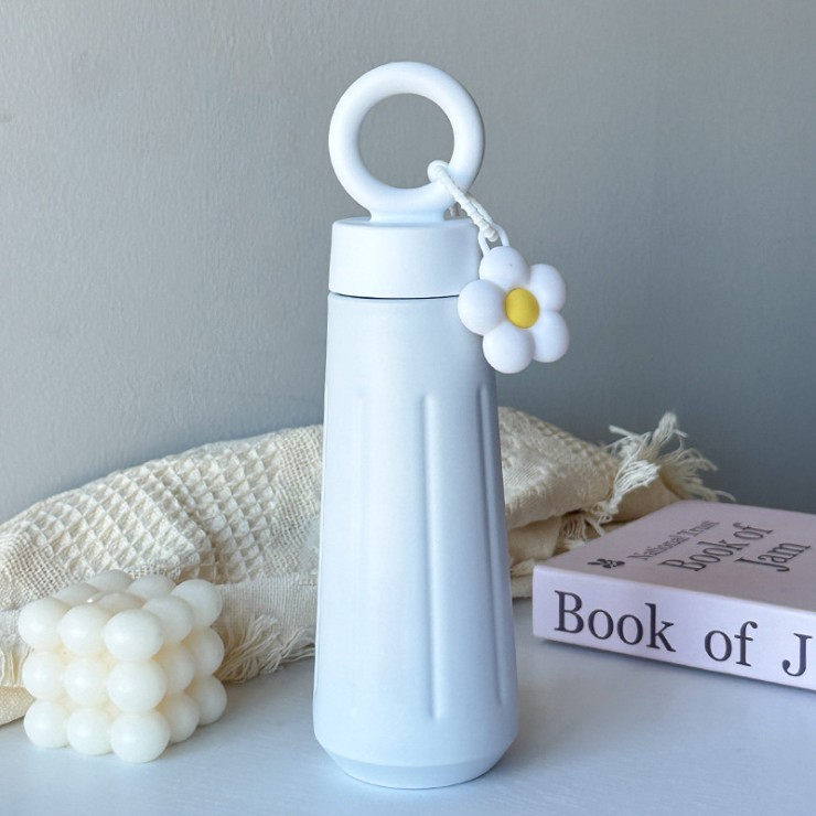 Comfort handle insulated vacuum tumbler