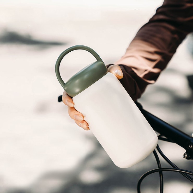 Simple stainless steel portable vacuum flask