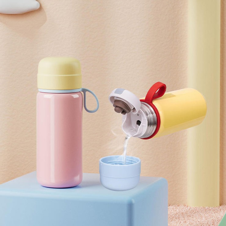 Fashionable color portable vacuum tumbler