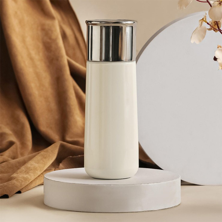 Exquisite vacuum insulated thermos cup