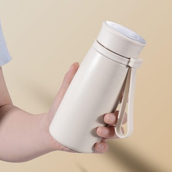 Portable double-layer insulated thermos cup