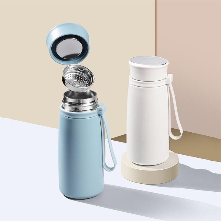 Portable double-layer insulated thermos cup