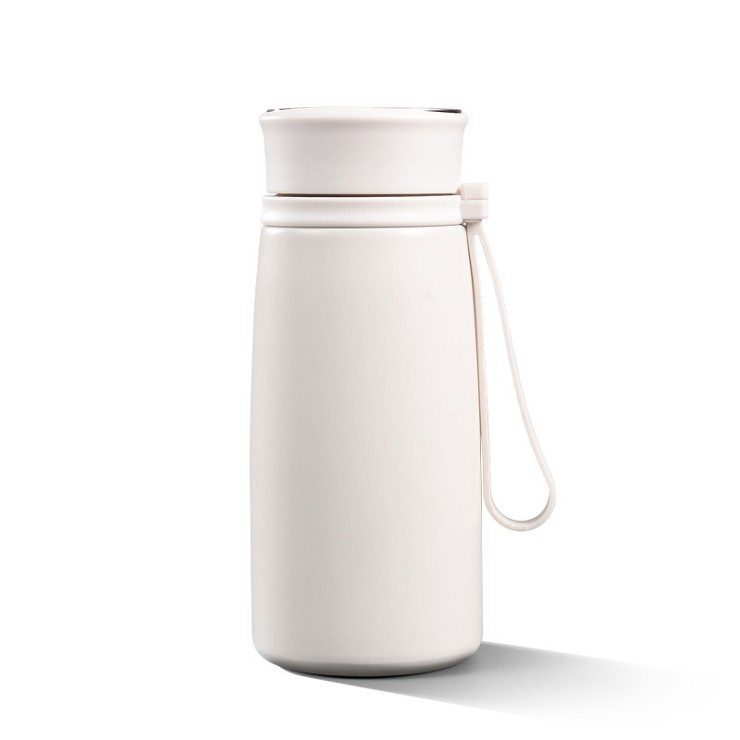 Portable double-layer insulated thermos cup